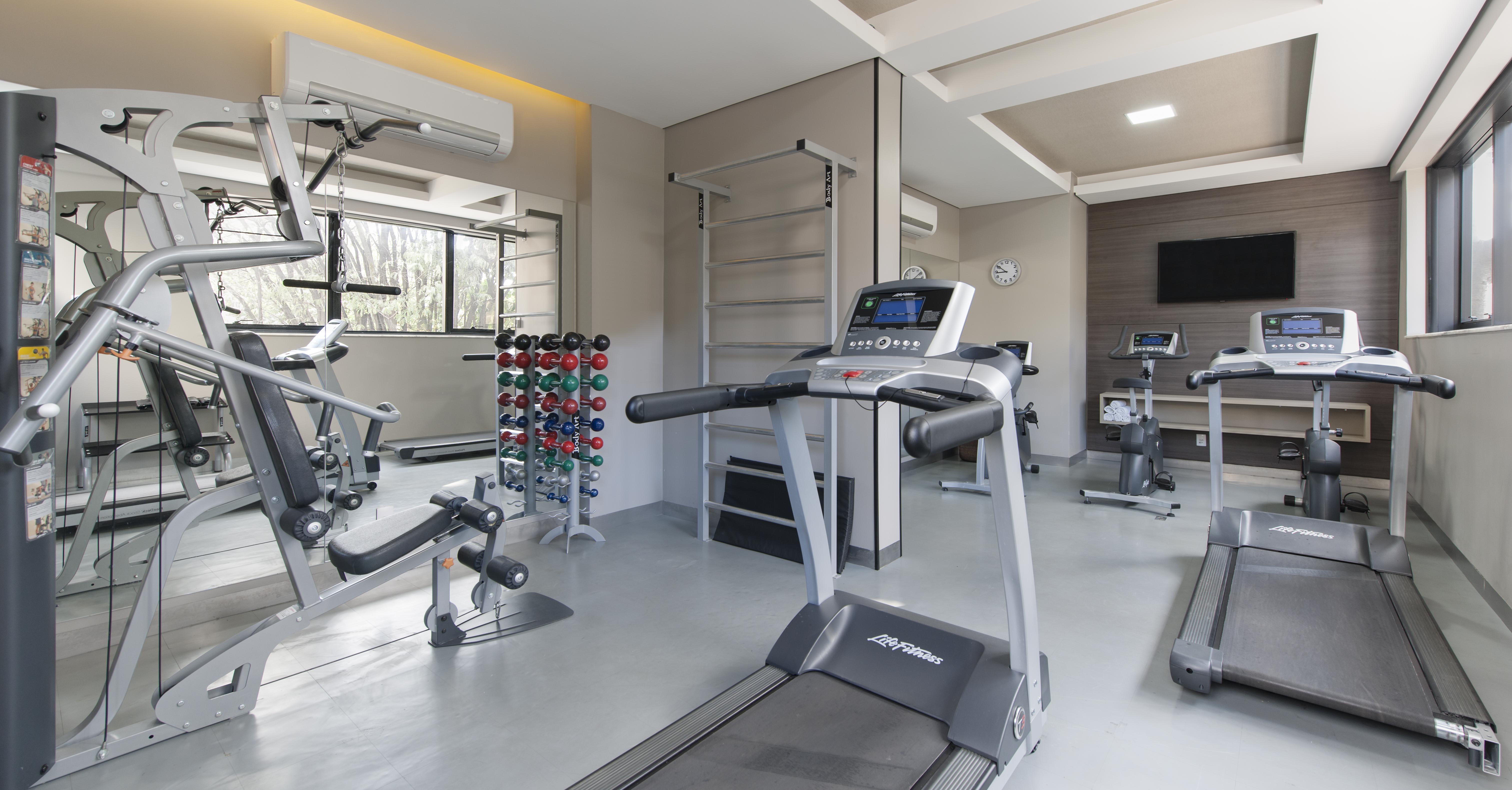 Hotel Radisson Blu Belo Horizonte Savassi Zewnętrze zdjęcie A treadmill in a gym